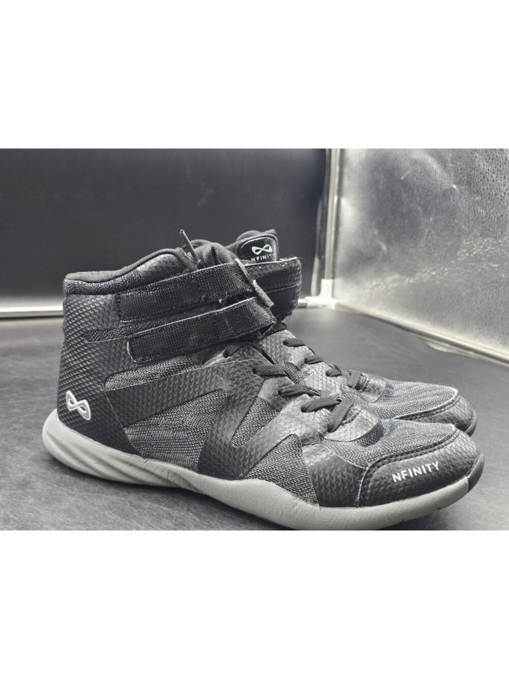 Nfinity Midnite Beast Mid Top Shoes Womens 9 Cheer Sneakers Damaged NFS-1030-90